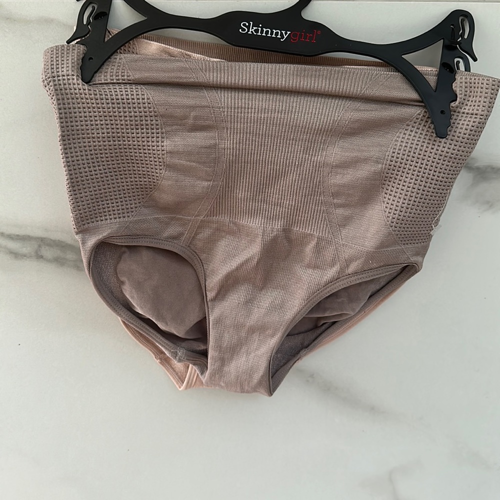 🔥🔥 Skinny Girl Shapers and Smoothers